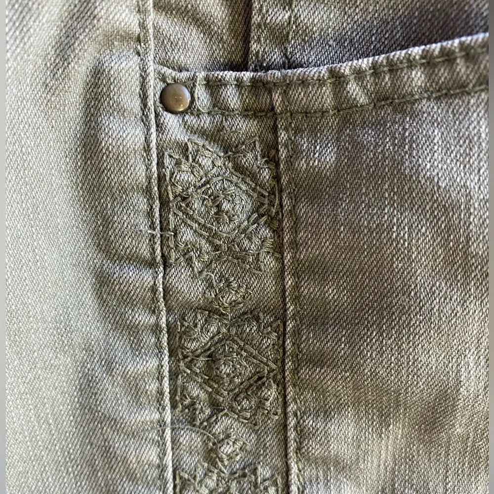 Capris; Sonoma; Size 10; Olive green - Picture 4 of 5